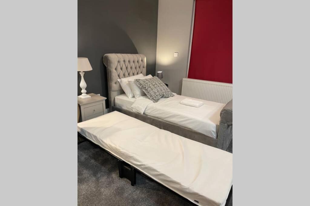 Apartament Spacious, Bright Twin Londra